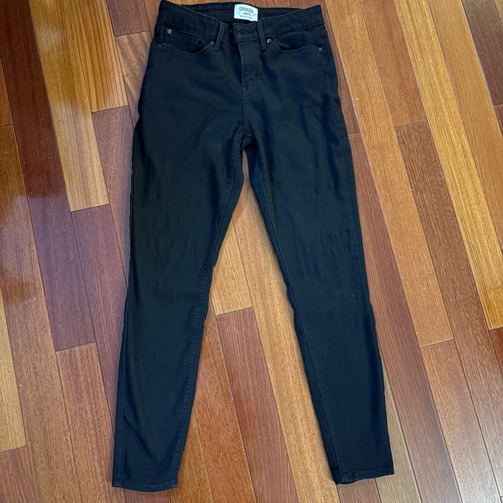 Denizen Women’s Black Skinny Jeans